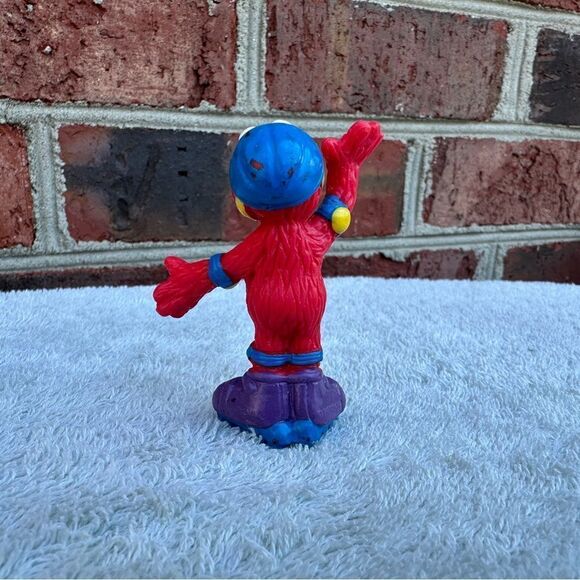 Fisher Price Sesame Street Roller Blading Skating ELMO Collectible Figure - Picture 2 of 4